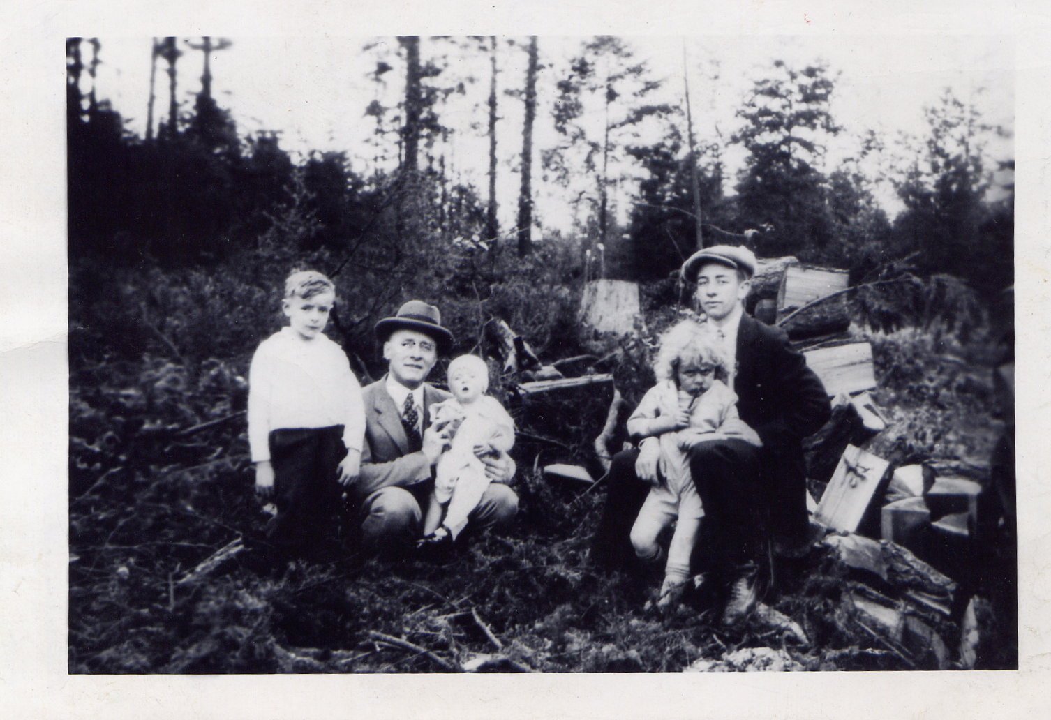 James Ray Farrell in Portland about 1923 with his first son James Fay Jr (13) and later children Denny, Eileen and Ralph